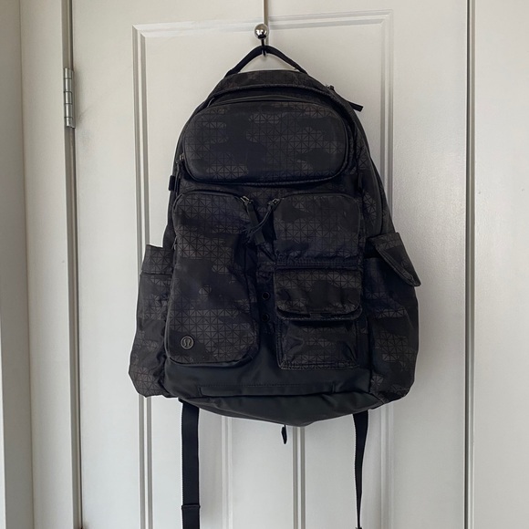 Lululemon Cruiser Backpack - Picture 1 of 4